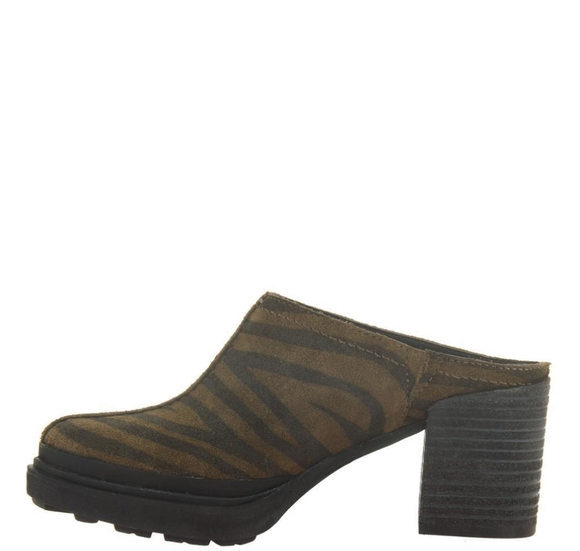 OTBT Split In Tiger Print Chunky Heel Block Mules - Picture 2 of 6